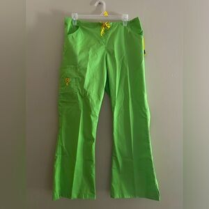 Wonder Winks Scrub Pants Flare Petite